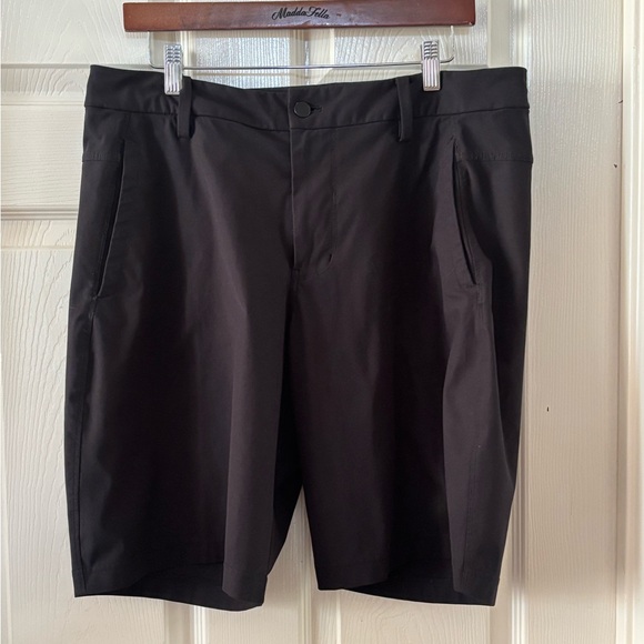 Lululemon men's shorts - Picture 1 of 7